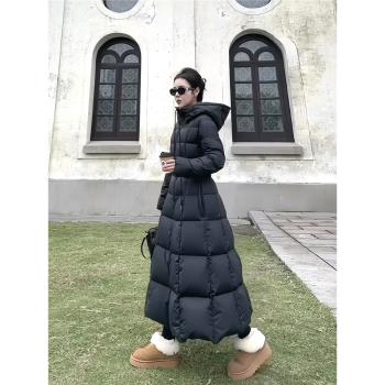 修身超長款過膝黑色連帽羽絨服