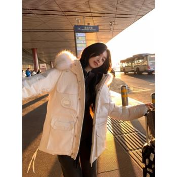白色羽絨服女2024冬季新款工裝連帽大毛領派克服小個子沖鋒衣外套