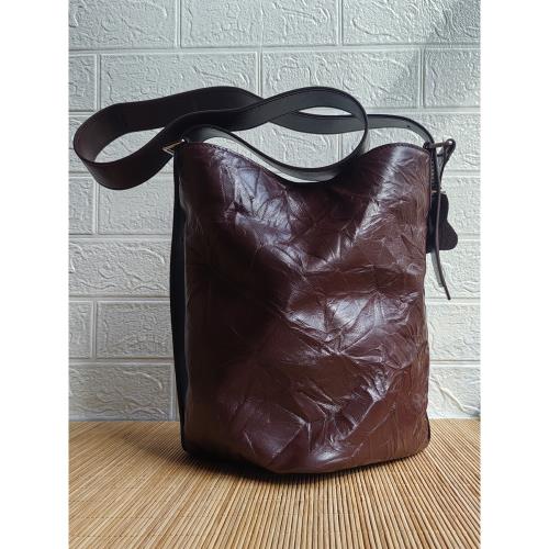 hobo慵懶寬肩帶斜挎水桶包真皮變形包褶皺頭層牛皮油蠟手抓紋牛皮