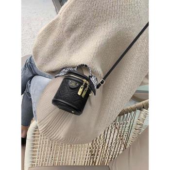 輕奢真皮女式手提小眾水桶包