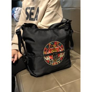 旅行大容量簡約刺繡多功能單肩包