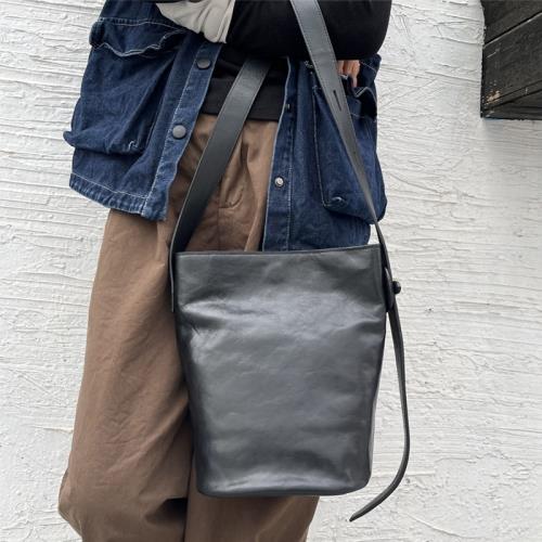 旺包鹿原創小眾設計單肩斜挎水桶包頭層植鞣牛皮大容量高級感百搭