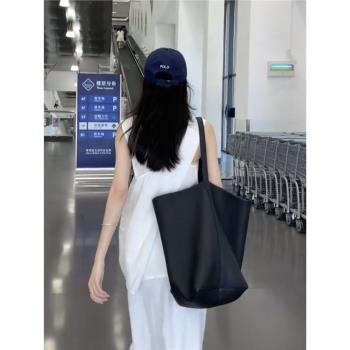 托特包女大容量極簡荔枝紋水桶包