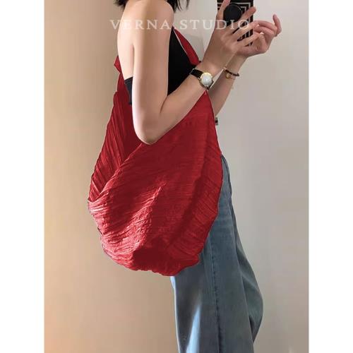 夏季紅色帆布包女休閑百搭大容量單肩斜挎云朵包松弛慵懶感托特包