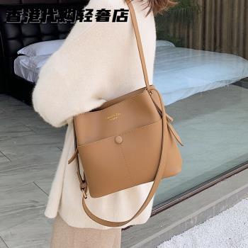 法國官網MK BM 新款高階感斜挎包簡約百搭大容量通勤單肩水桶包女