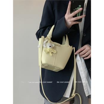 MK小眾設計手提真皮單肩水桶包
