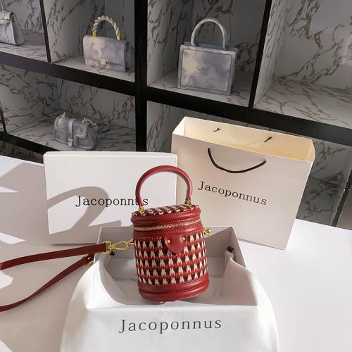 雅各邦水桶包2023新款紅色婚包新娘包包女冬秋小眾設計手提斜挎包