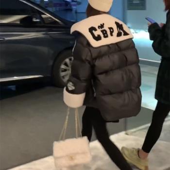 拼接設計感羊羔毛大翻領羽絨服