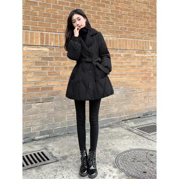 女裝修身黑色菱形格中長款羽絨服