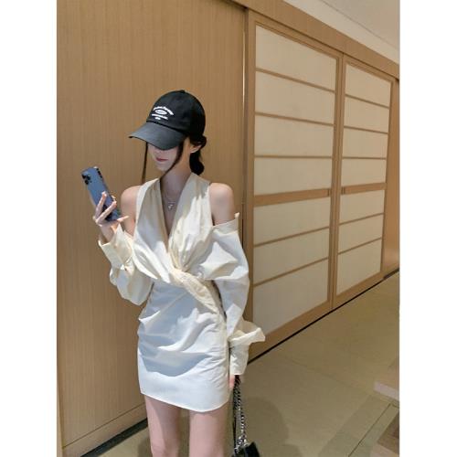 【5折】米白色掛脖露肩襯衫連衣裙