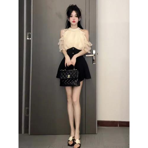 夏季高級感小洋裝套裝裙女小個子減齡穿搭掛脖上衣百褶裙兩件套