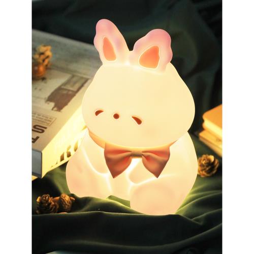 (免運)酷樂潮玩面包兔拍拍燈520禮物送女友生日臥室睡眠床頭硅膠小夜燈