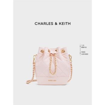 (免運)CHARLES&KEITH夏季女包CK2-10701506絎縫菱格鏈條水桶包雙肩包女