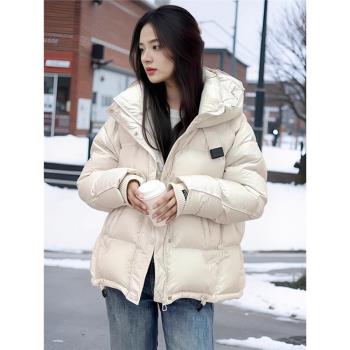 (免運)休閑連帽中款羽絨服女冬季新品2024爆款小個子保暖鴨絨麵包服外套