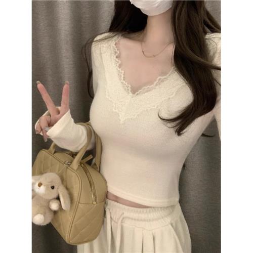 法式白色蕾絲拼接v領針織衫女秋冬設計感短款修身打底衫小眾上衣