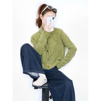 法式復古綠色條紋針織開衫外套女早秋季小香風毛衣外穿超好看上衣
