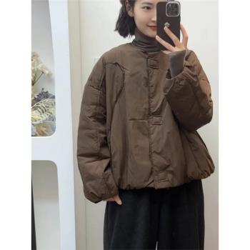 2024冬簡約文藝輕薄羽絨服佈扣短款保暖時尚百搭白鴨絨加厚外套女