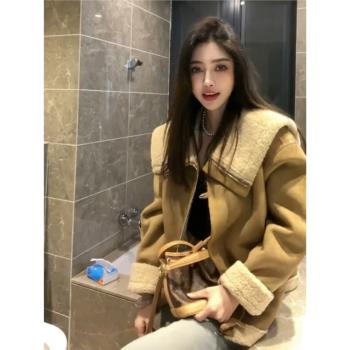 卡其色皮毛一體羊羔毛外套女2024新款秋冬加絨加厚大翻領棉衣棉服