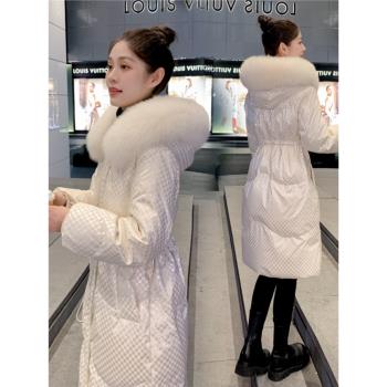 大毛領亮面白色羽絨服女中長款加厚2024新款冬寬松連帽白鴨絨外套