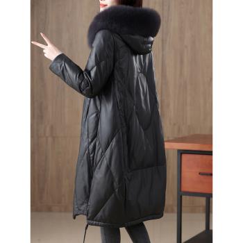 真皮羽絨服女2024冬新款綿羊皮中長皮衣海寧連帽寬松氣質皮草外套