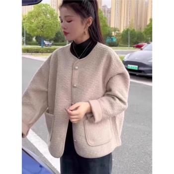小香風圓領單排扣皮毛一體毛毛外套女2024秋冬新款時尚百搭上衣潮