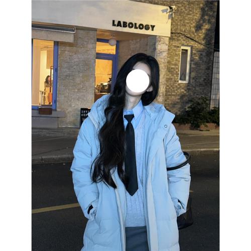 今年流行藍色羽絨服女中長款2024年冬季新款90白鴨絨寬松連帽外套