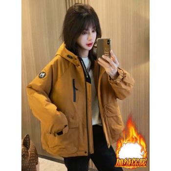 時尚沖鋒衣外套女裝2024冬季新款加絨加厚小個子休閑保暖連帽上衣