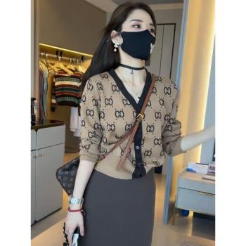 品牌高階感羊絨開衫女2024秋季新款外搭時尚提花羊毛針織毛衣外套