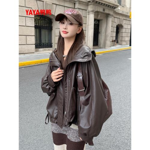 YAYA鴨鴨羽絨服女2025冬新品寬松休閑PU皮氣質百搭設計感短款外套