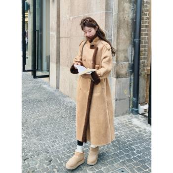 卡其色麂皮絨羊羔毛大衣女冬季2025新款韓版加厚皮毛一體棉服外套
