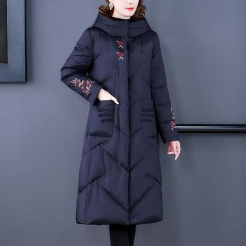 冬季羽絨服中長款外套女2024新款連帽白鴨絨高階刺繡媽媽裝中國風