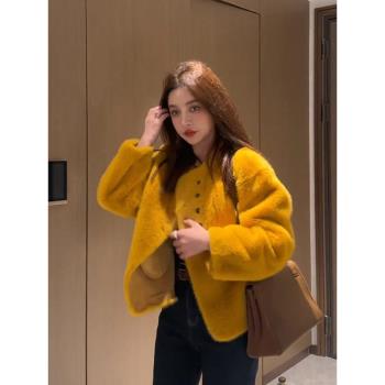 黃色短款羊羔毛外套女冬季2024新款加厚保暖高階感獨特超好看上衣
