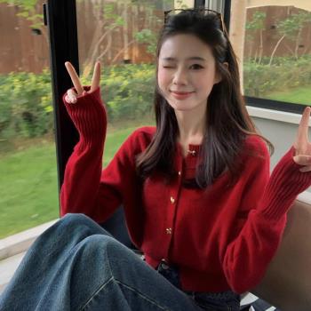 紅色小香風浣熊絨針織開衫女秋冬設計感別致紐扣收腰顯瘦毛衣外套