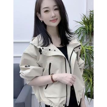 加絨加厚連帽短外套女裝2024冬季新款洋氣減齡時髦小個子夾克上衣