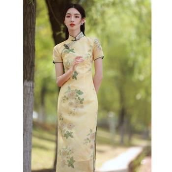 復古蝕骨黃色旗袍少女改良2023年新款年輕款高階氣質春夏季禮服裙