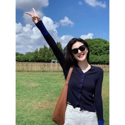 撞色拼接藍色V領長袖針織開衫女秋冬小眾設計感毛衣內搭打底上衣