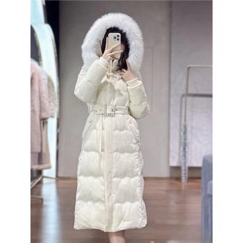 瑪克茜妮商場同款2024冬季新款白鴨絨收腰中長款絲絨連帽羽絨服女