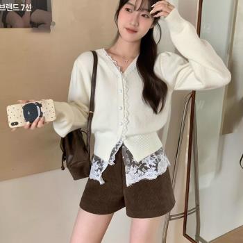 法式設計感蕾絲拼接v領假兩件顯瘦毛衣女士秋冬季單排扣針織上衣