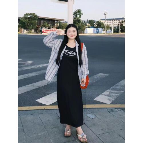 大碼胖mm美式寬松藍格紋防曬襯衫+鹽系字母印花顯瘦連衣裙兩件套