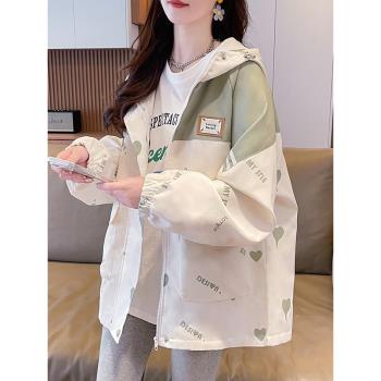 工裝沖鋒衣女款2024新款加絨加厚棉服初高中學生秋冬季羊羔毛外套