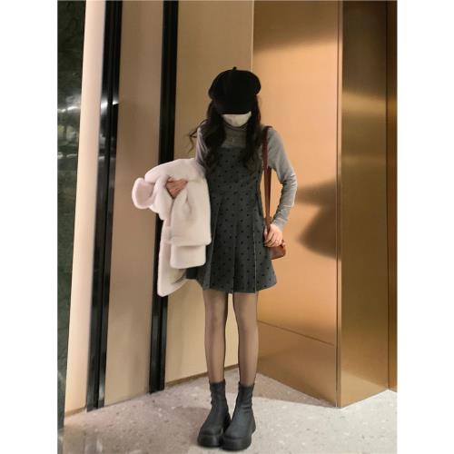 iouiou千金感灰色植絨波點吊帶連衣裙女內搭收腰顯瘦百褶背心裙