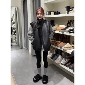 復古皮毛一體羊羔毛馬甲女2024冬季新款寬松加厚背心機車馬夾外套