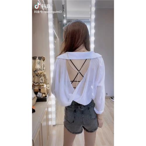 俏子同款純欲小心機露背雪紡衫珍珠鏈條上衣高腰單排扣牛仔短褲女