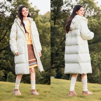 森馬羽絨服女長款收腰百搭保暖衣服冬季寬松肌理連帽外套時尚潮流