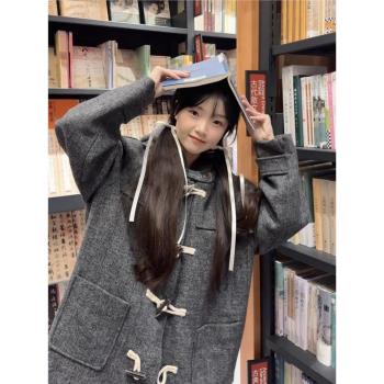 六月苒 黑色牛角扣學院風呢子大衣女秋冬羊毛連帽小個子毛呢外套