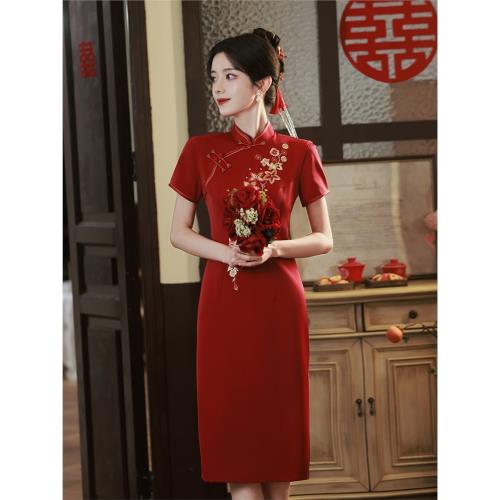 伊綢夏季復古中式紅色高端刺繡喜婆婆婚宴改良顯瘦旗袍大碼連衣裙