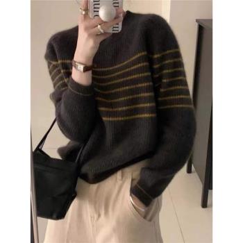 美拉德穿搭條紋圓領套頭毛衣女秋冬慵懶寬松羊毛針織衫高階上衣厚