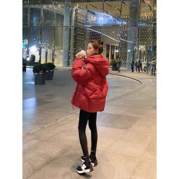 短款紅色羽絨服女2024年冬季新款高階設計感小個子流行時尚厚外套