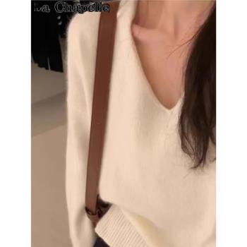 拉夏貝爾白色v領針織衫毛衣女秋冬2024新款寬松軟糯內搭打底上衣