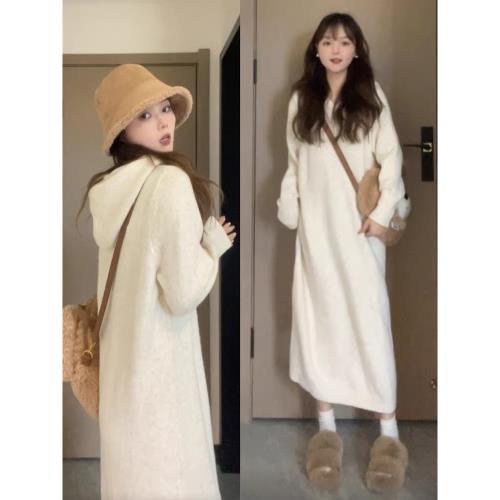 2024新款小個子白色連帽針織連衣裙子女早秋大衣內搭打底長款毛衣